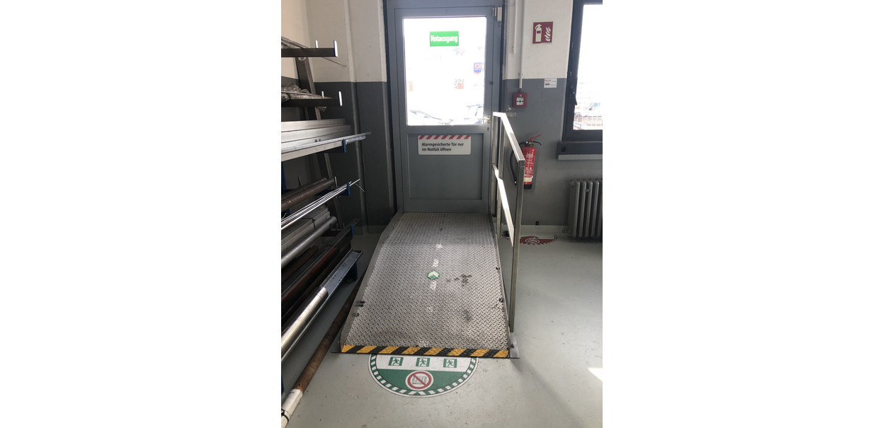 Exemple de marquage au sol avec un pictogramme